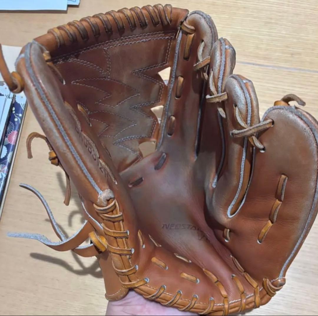 軟式グローブ2個硬式グローブ1個