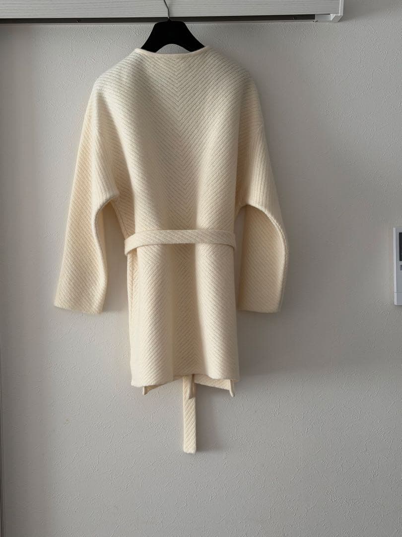 美品❣️Salvatore Ferragamo アイボリー カーディガン M