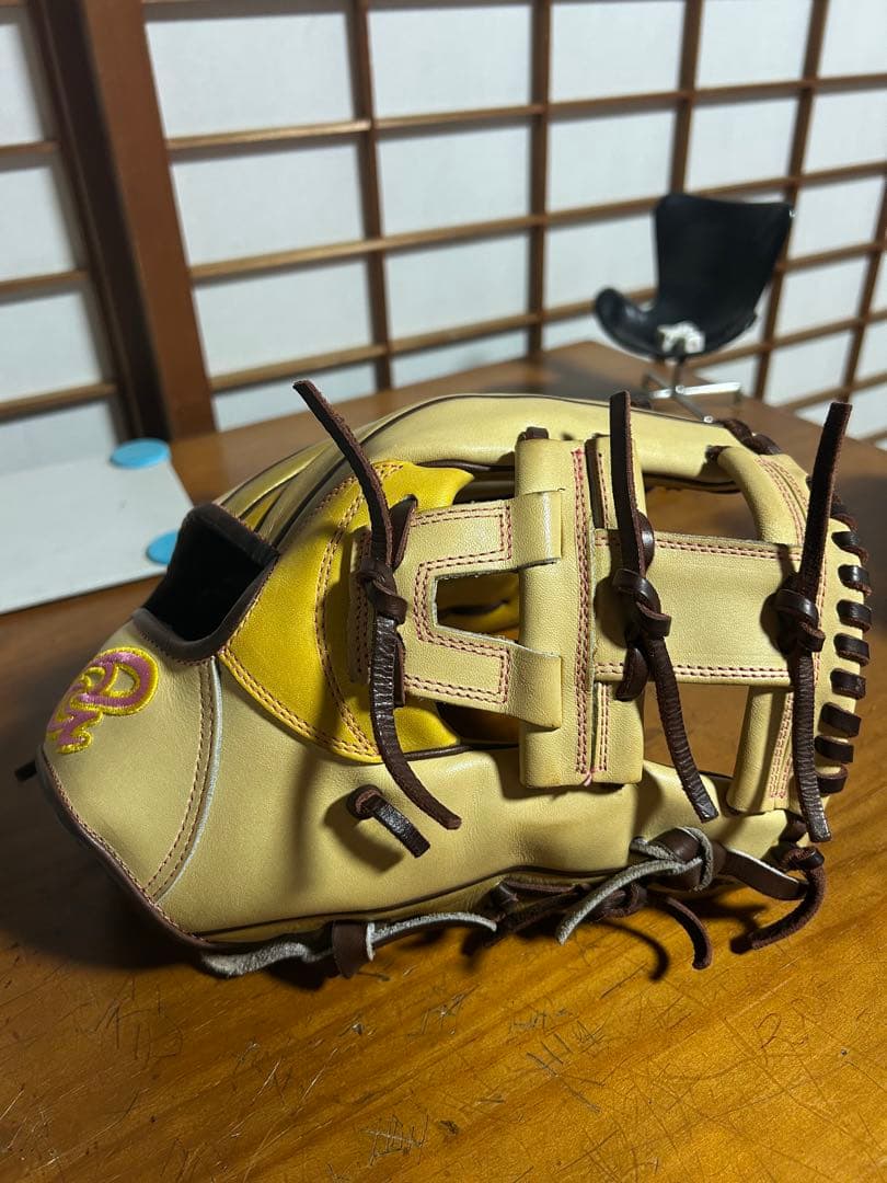 ドナイヤ２０２２限定販売軟式内野手用グラブ ラベル直刺繍モデルブロンドXゴールド