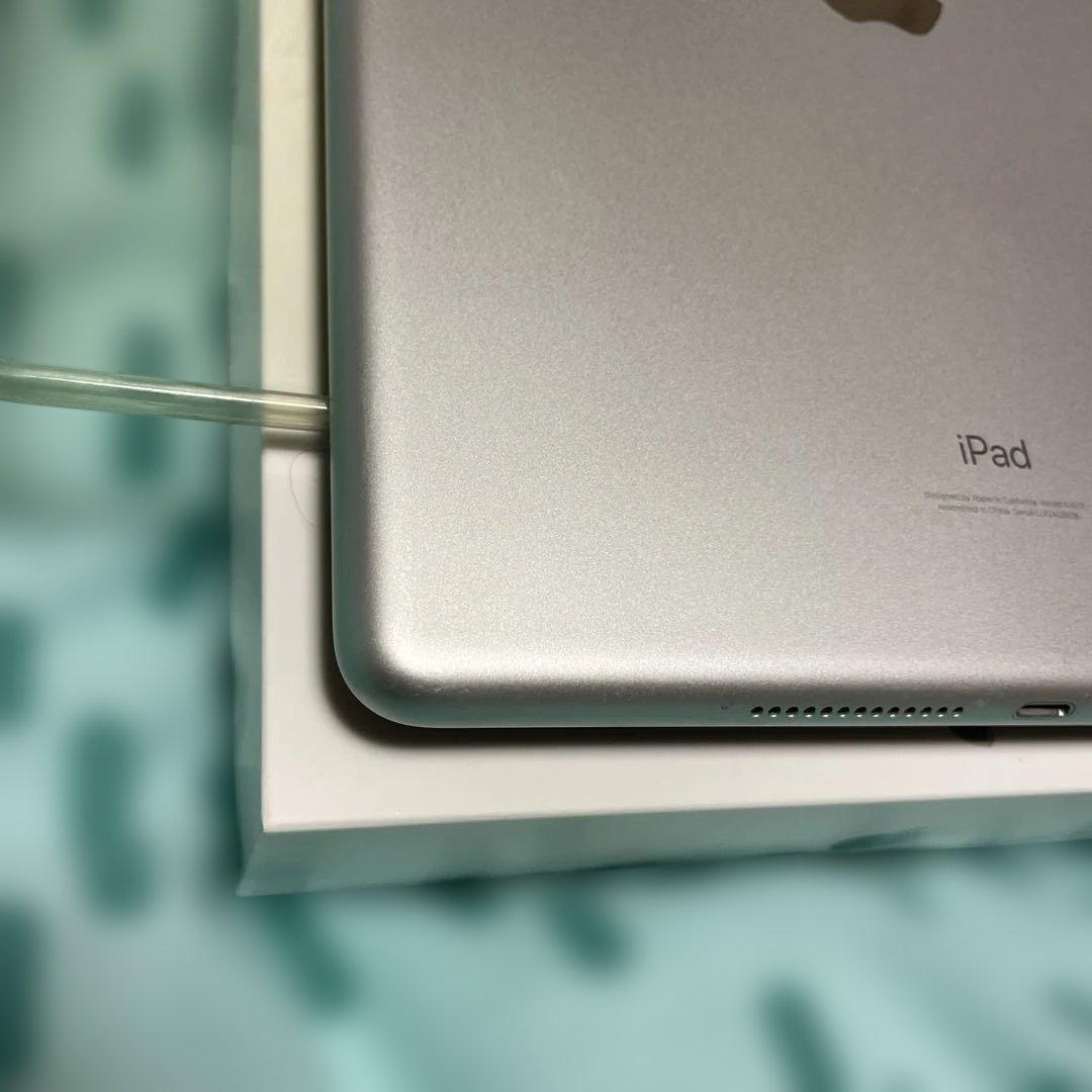 Apple iPad シルバー 本体 MK2L3J/A 64GB 第9世代