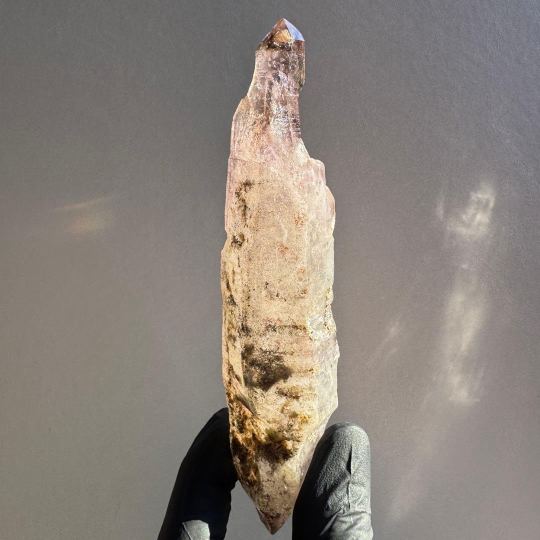 ワンドのようなシャンガンアメジスト ジンバブエ産 原石 鉱物標本