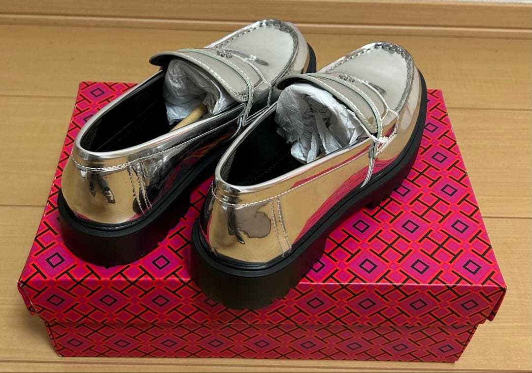 【TORY BURCH】シルバー ローファー 厚底 合成皮革