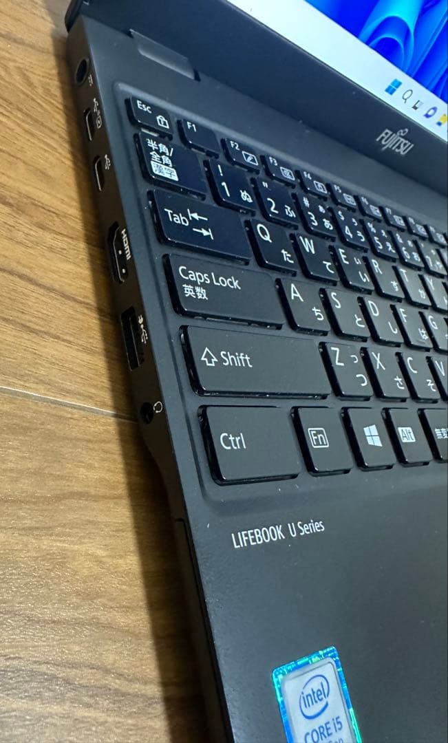 富士通U939/B LTE 第8世代 i5 メモリ8GB SSD128GB 指紋