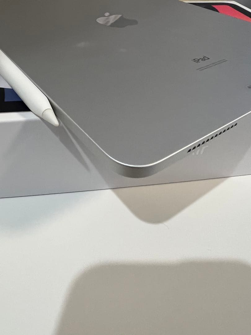 iPad Air4(第4世代) 64GB シルバー Wi-Fi バッテリー97%