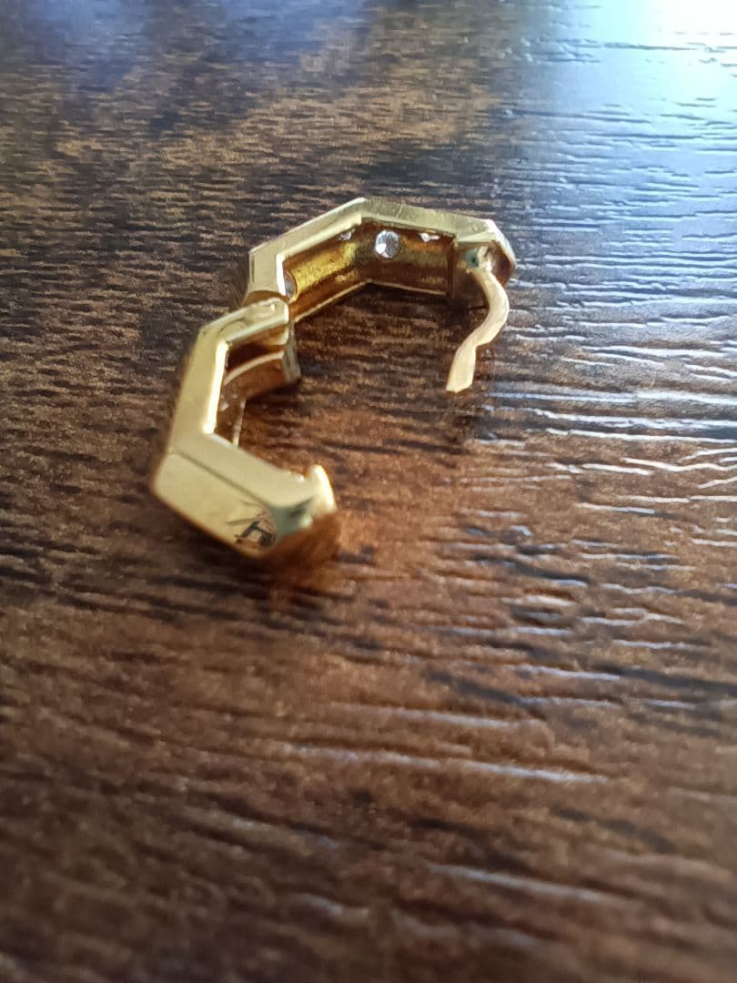 ゴールド 六角形デザイン ダイヤ装飾ピアス(片耳用)