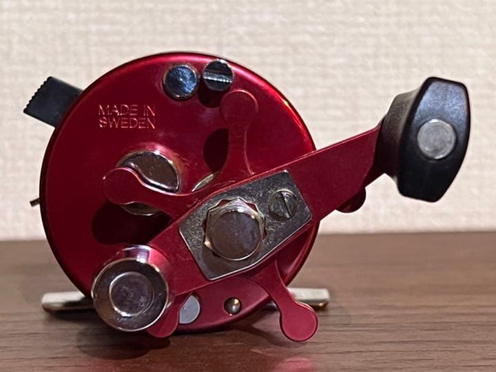 ABU Anbassadeur 1500C レッド（中古美品）