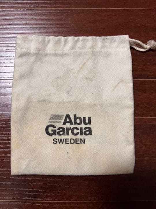 ABU Anbassadeur 1500C レッド（中古美品）