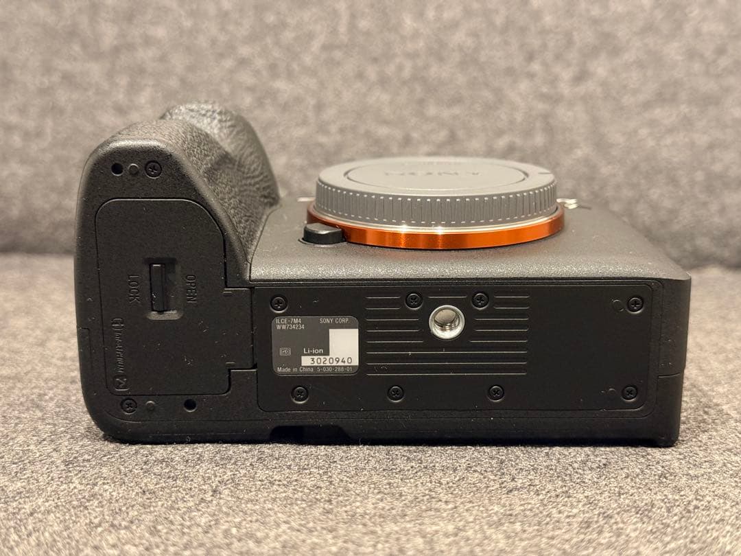 【美品】ソニー α7 IV ボディ [ILCE-7M4]バッテリー等付属品すべて