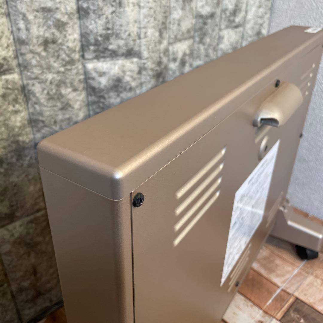 #900【超美品】サンルミエ Cute E800LS 遠赤外線暖房器2022年製