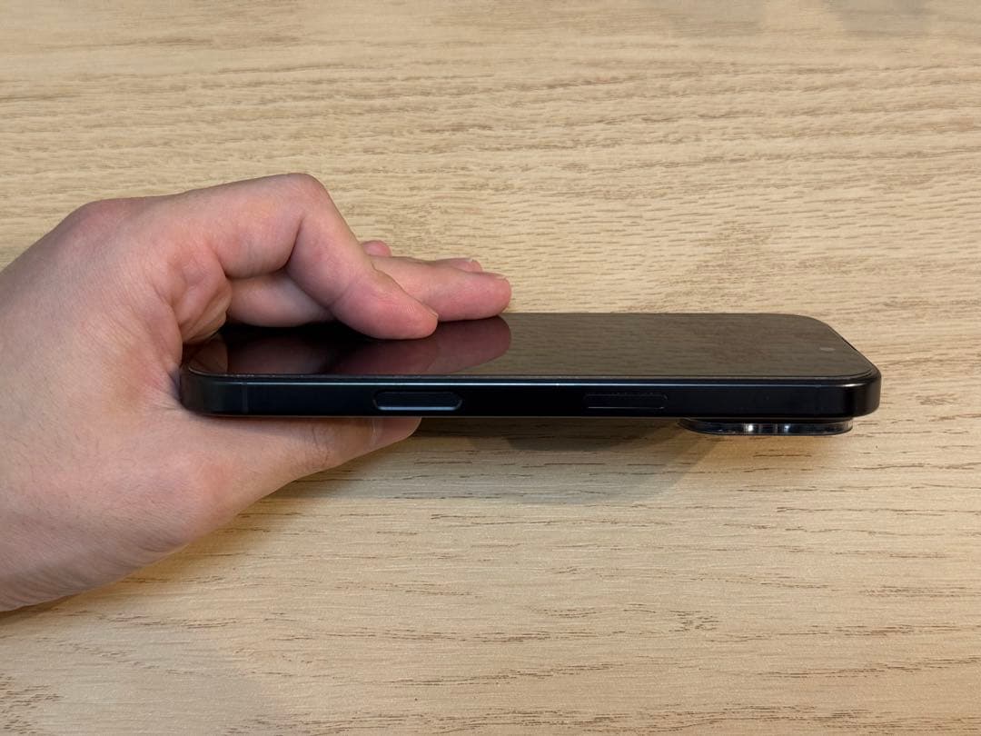 iPhone16Pro 256GB ブラックチタニウム simフリー