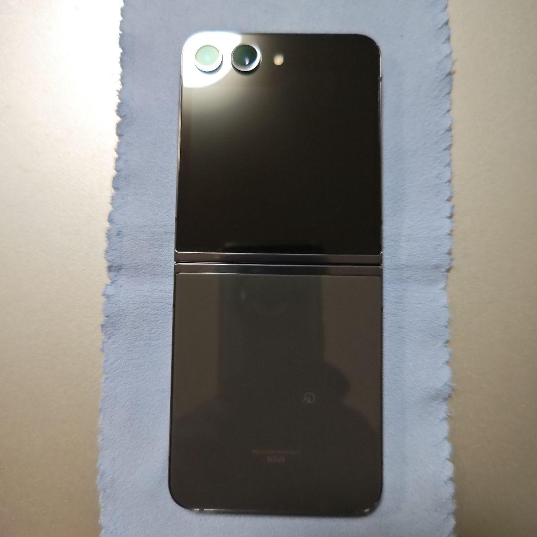 Samsung Galaxy Z Flip5 グラファイト 本体