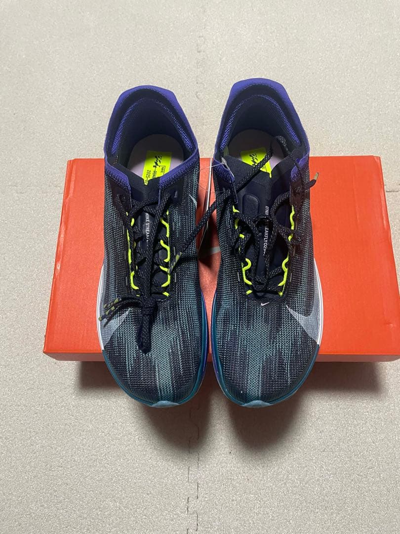 【新品未使用】ナイキ ランニングシューズ ストリークフライ2 26.5cm