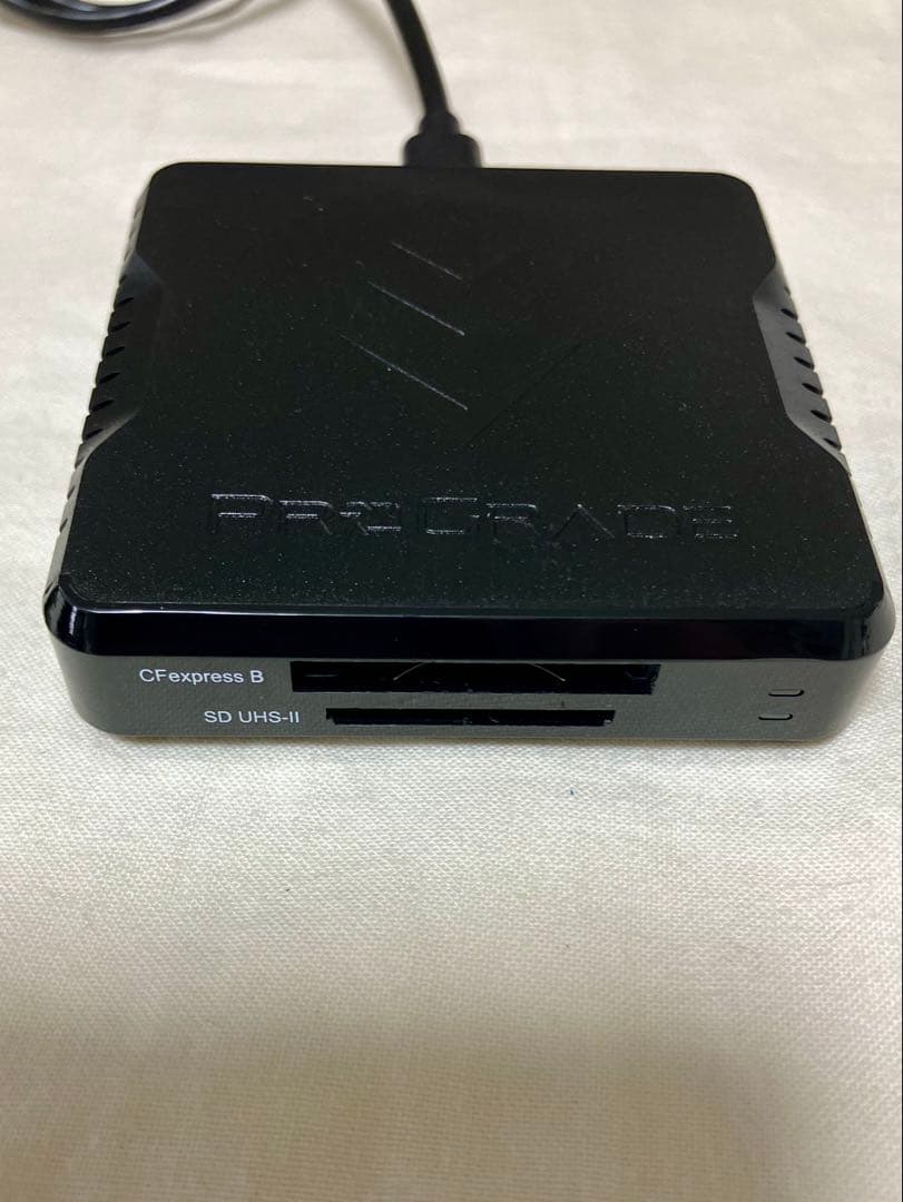 プログレード CFexpress TypeB/SDダブルスロットカードリーダー