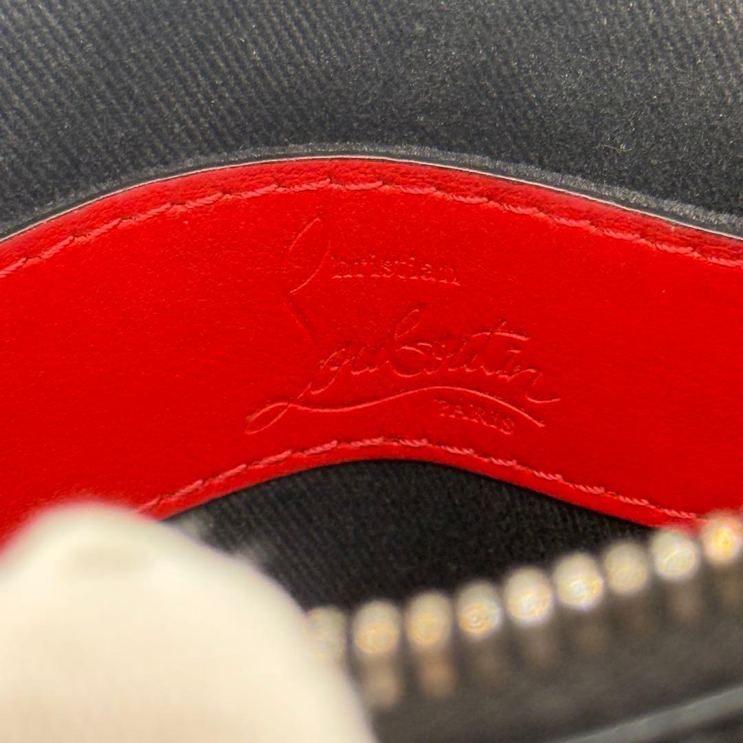 美品　クリスチャンルブタン ベンチリポーター レザー×スタッズ ショルダーバッグ