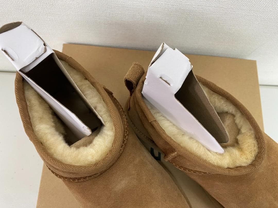 未使用品 UGG アグ クラシック ウルトラ ミニ ムートン ブーツ 24cm