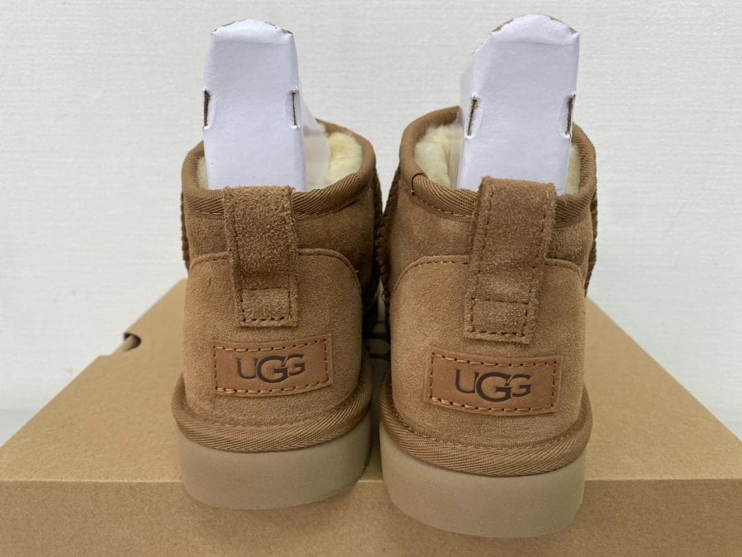 未使用品 UGG アグ クラシック ウルトラ ミニ ムートン ブーツ 24cm