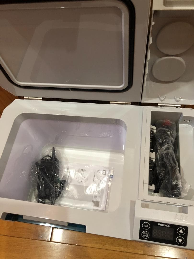 【未使用品】makita マキタ 充電式保冷温庫 20L 18V CW180DZ