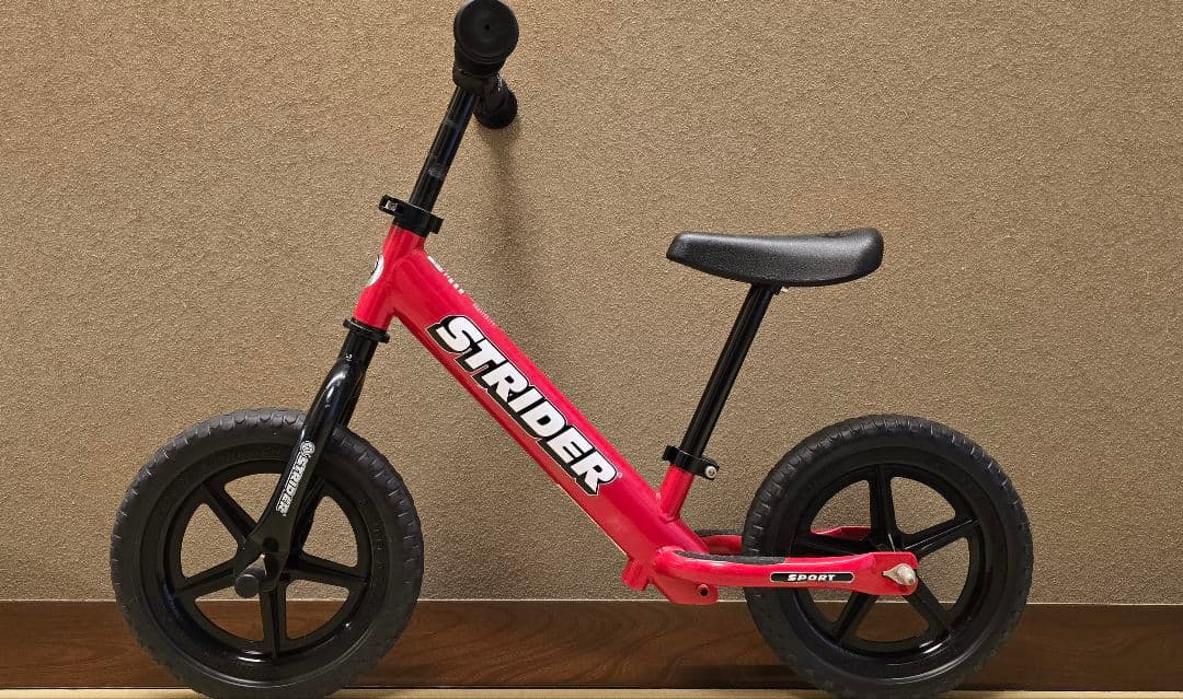 【極美品】　STRIDER ストライダー レッド