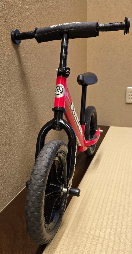 【極美品】　STRIDER ストライダー レッド