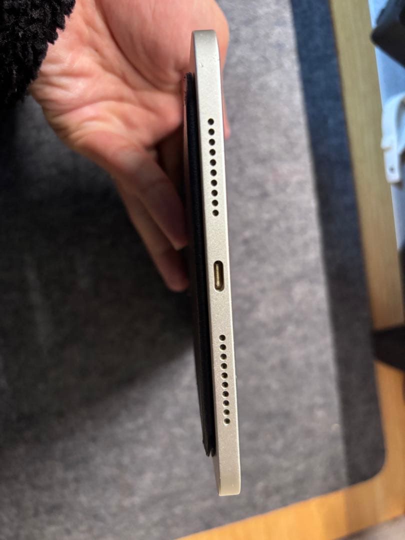 iPad mini 6 64GB スターライト +MOFTスタンド・ストラップ付