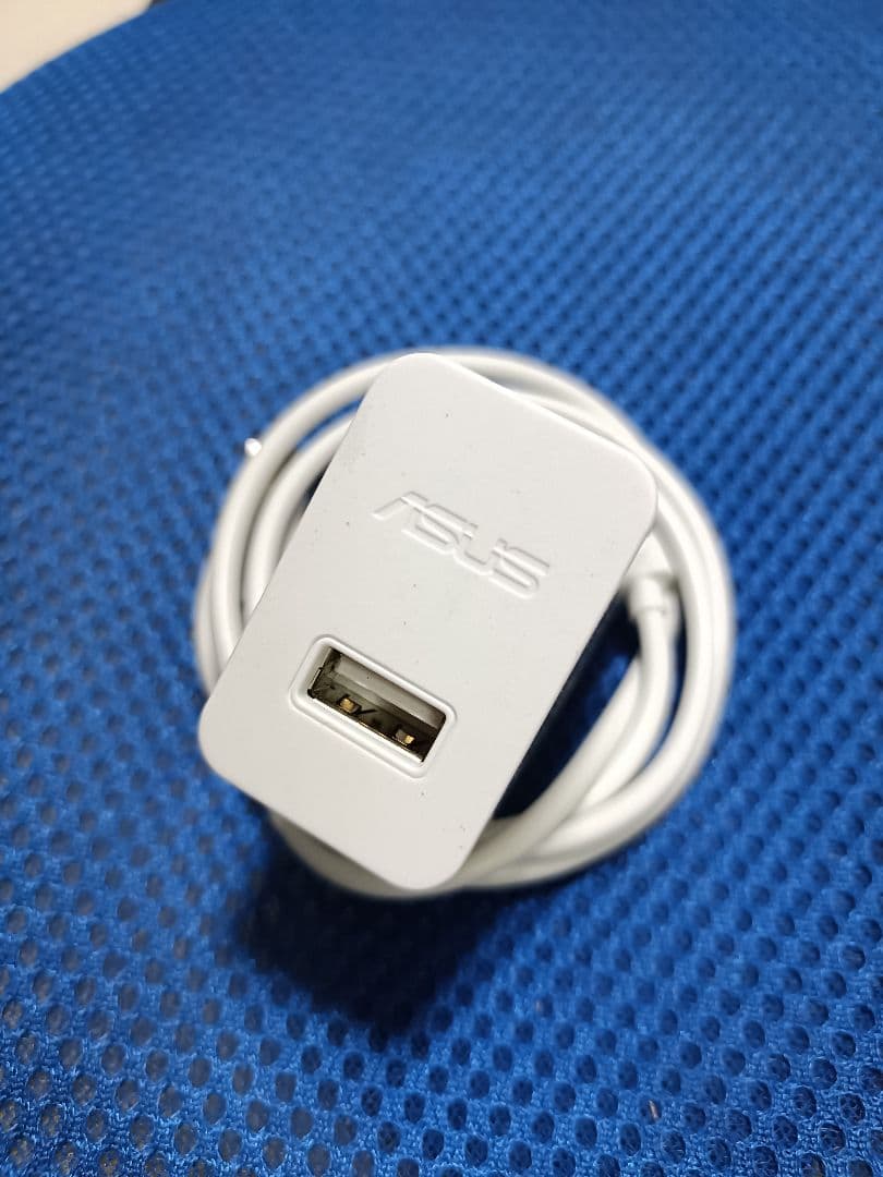 ASUS Zenfone 3 Ultra 充電器付き