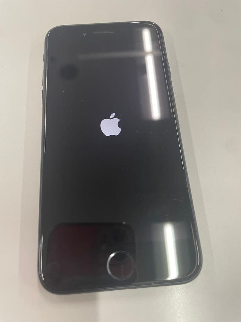 Apple iPhoneSE第二世代　本体 バッテリー84%