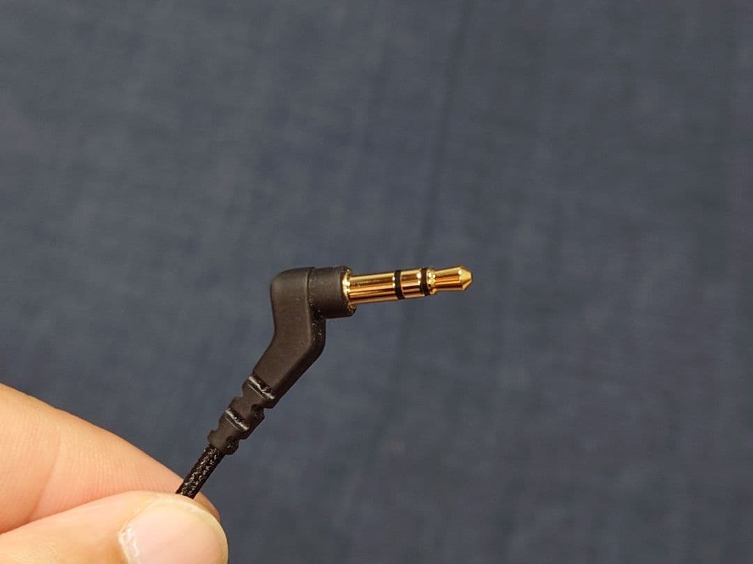 イヤホン　ラディウス radius HP-NHR21 ブラック