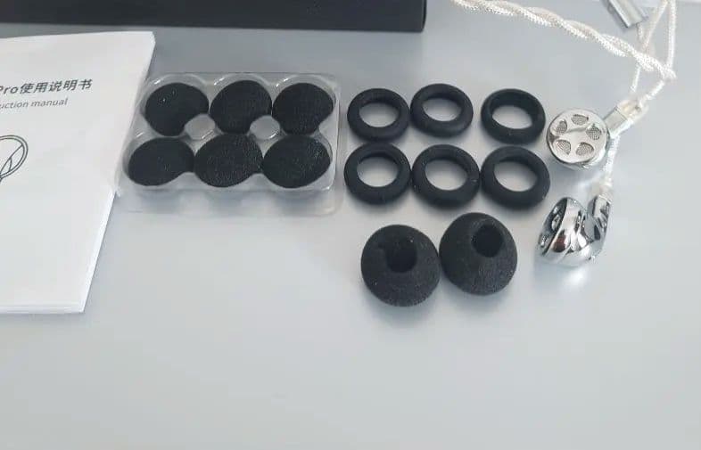 TRN Seahorse Pro イントラコンカ イヤホン　フラグシップ