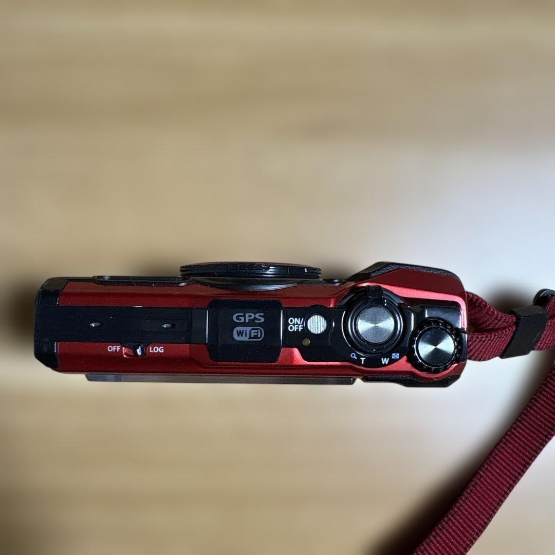 Olympus Tough TG-5 レッド