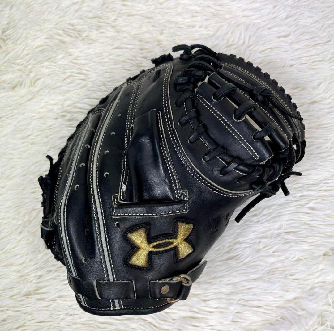 アンダーアーマー キャッチャーミット 軟式 ブラック × ゴールド