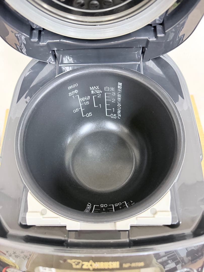 象印 Zojirushi NP-RT05 圧力IH炊飯器 3合炊き 2021年製
