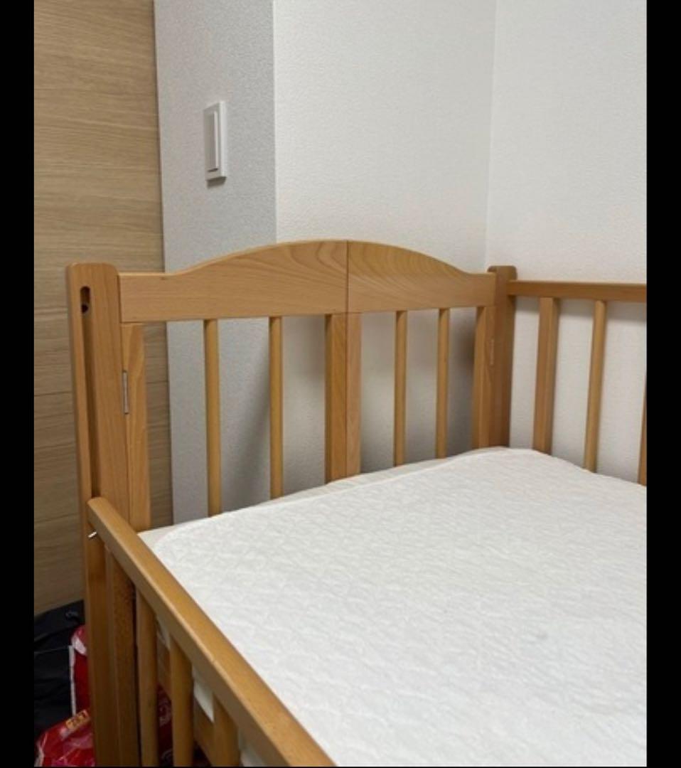 折りたたみベビーベッド 木製ベビーベッド キャスター付き マットレス付き