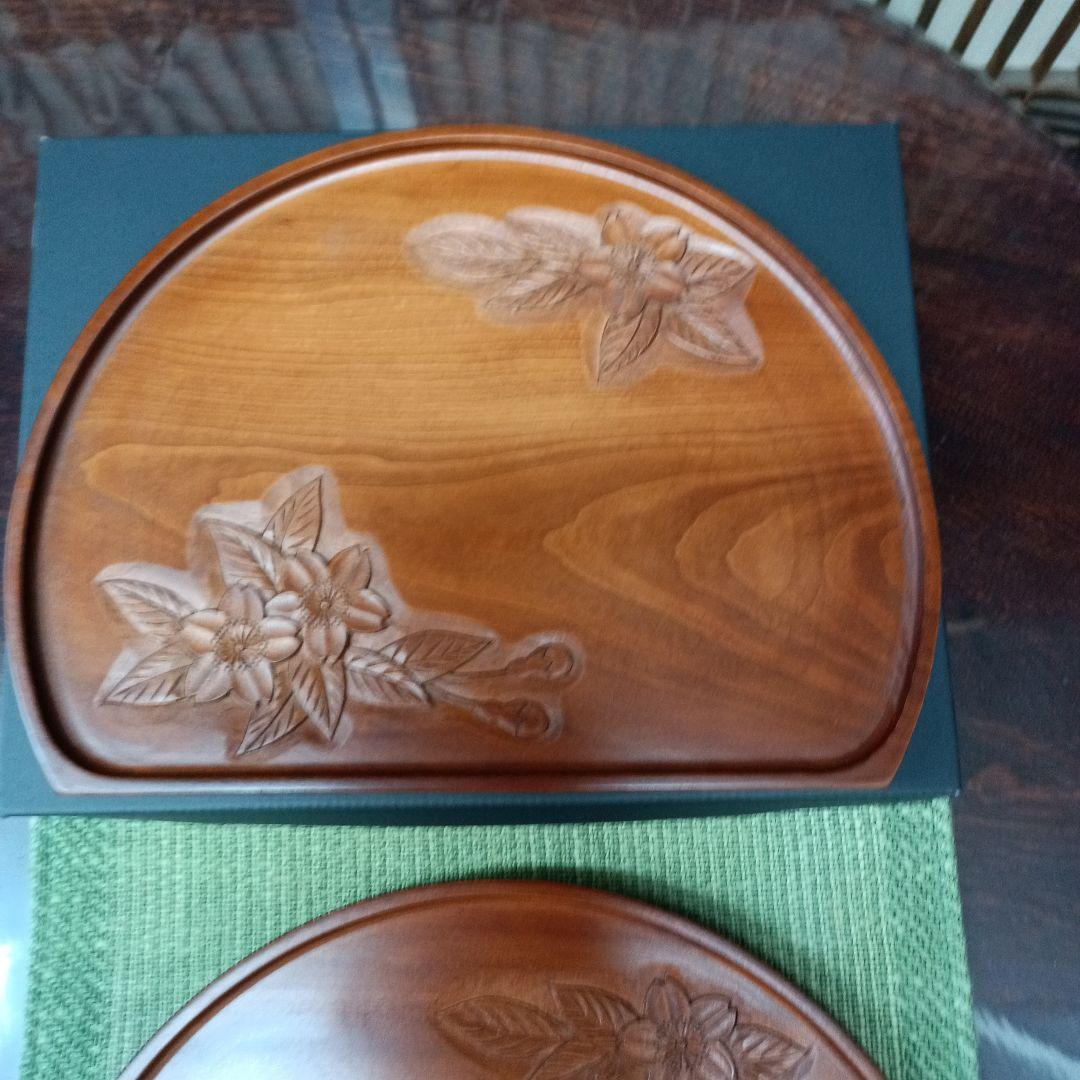 日光彫り半月盆(小）桜２点 takumiです　箱をお付けします。