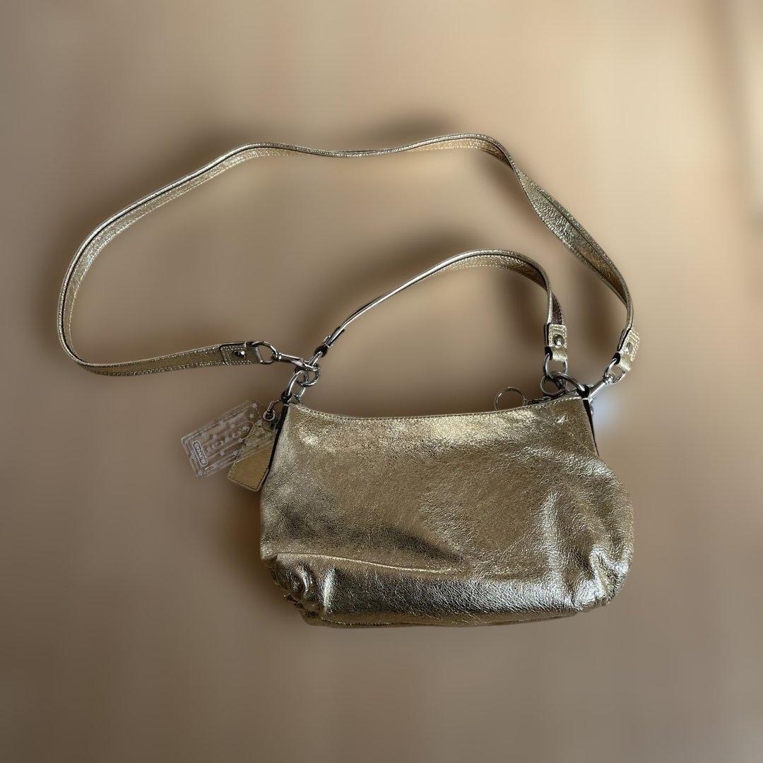 COACH メタリックゴールド ショルダーバッグ
