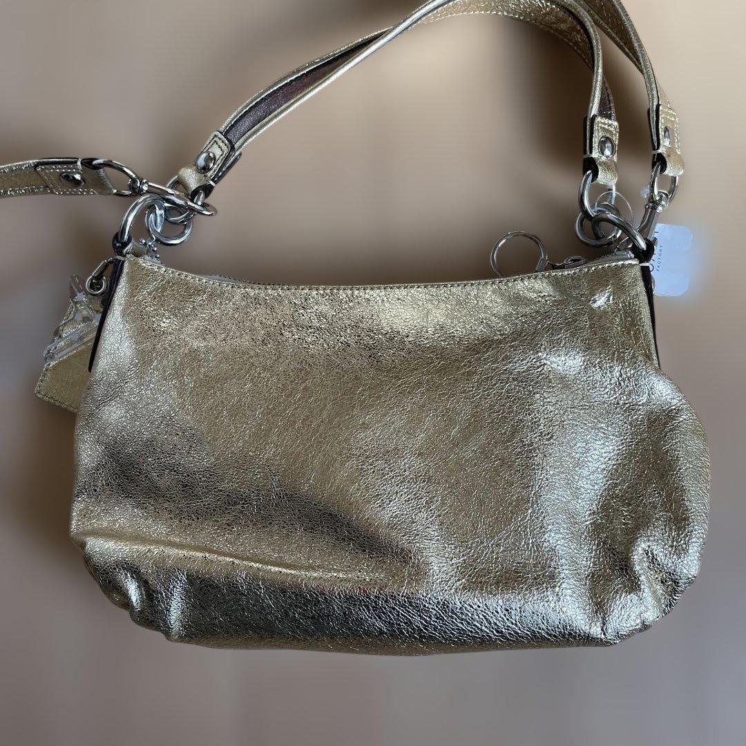COACH メタリックゴールド ショルダーバッグ