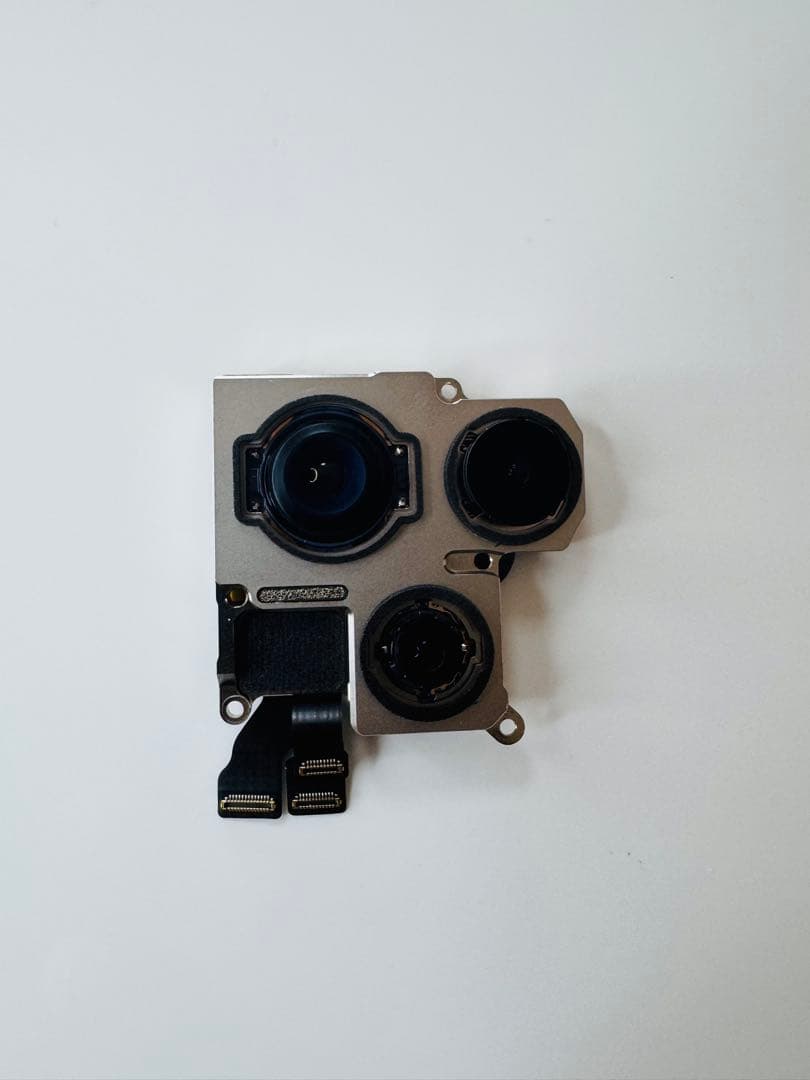 iPhone 15 Pro シルバー 本体と部品