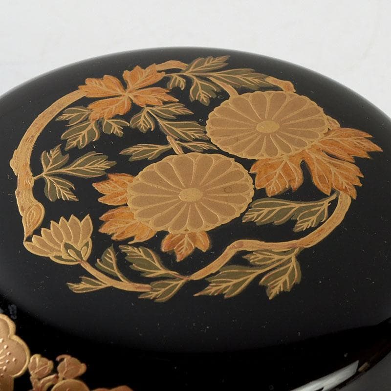 茶道具　塗匠　哲山作　花丸菊花蒔絵　平大棗　共箱　V　9354