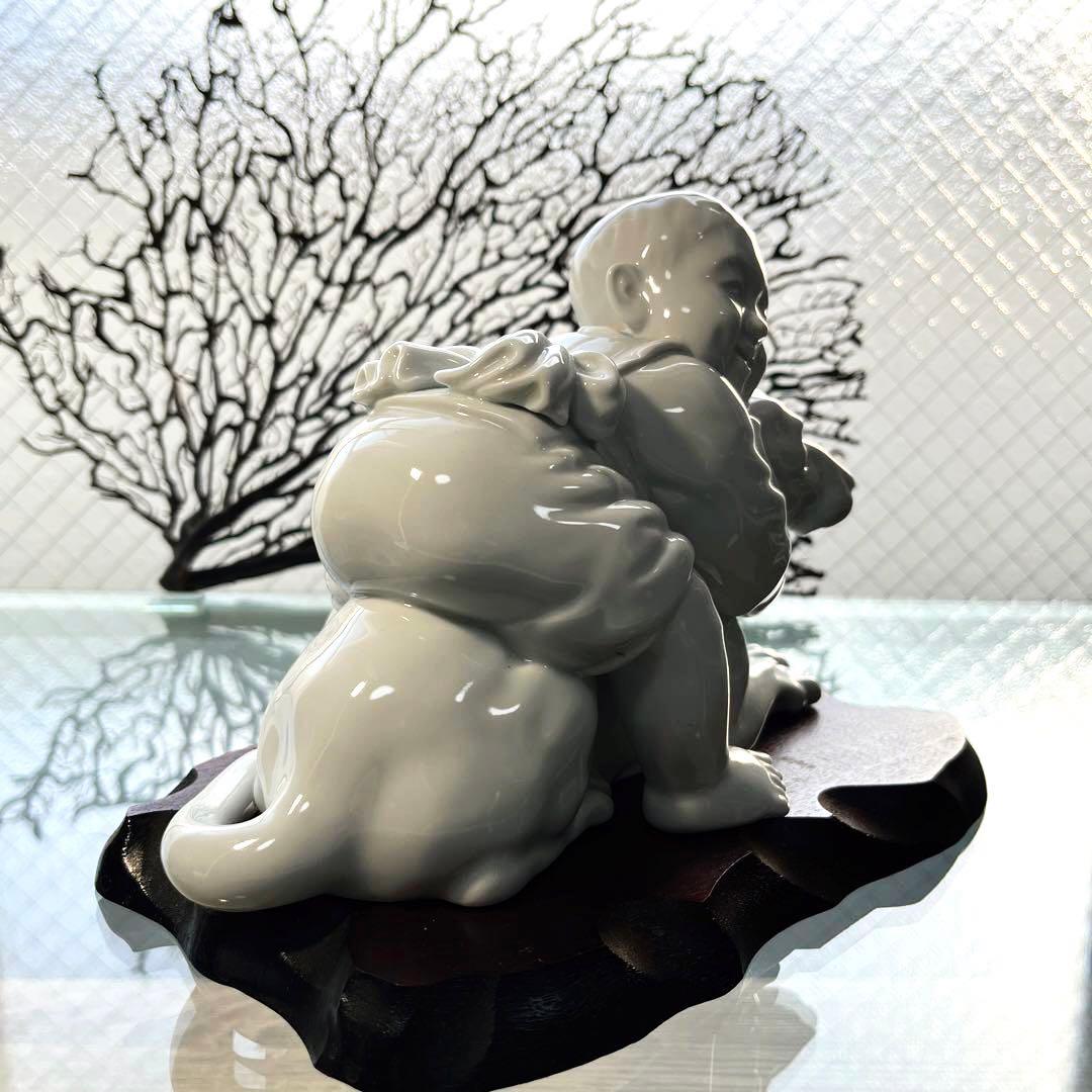 骨董　超希少　深川製磁 童子と犬 犬 子供と犬の戯れ 置物 宮内庁御用達
