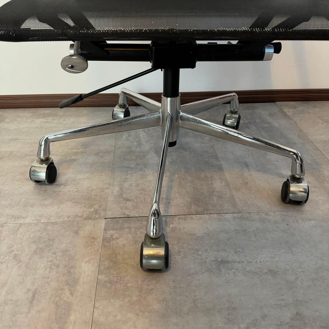 値下げ　アルミナムチェア イームズ メッシュ ブラック 黒 リプロダクト