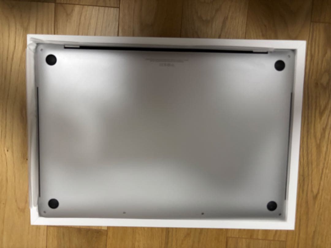 Apple MacBook Pro 16インチ シルバー