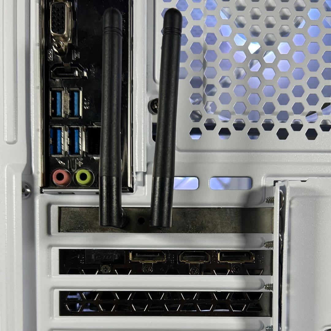 光る 自作ゲーミングPC FPSゲーム快適プレイ Windows11 SSD搭載