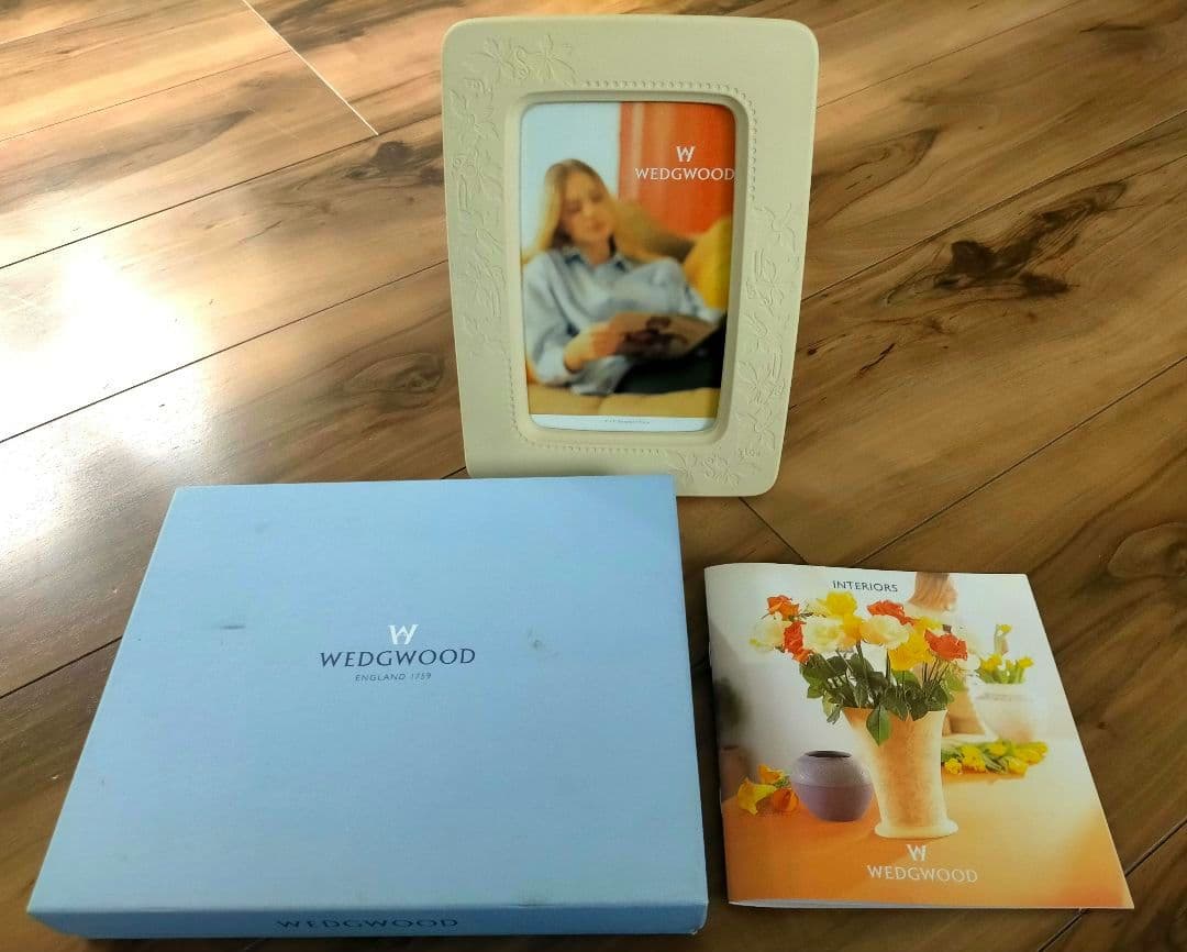 【廃盤品✨️新品】ウェッジウッド ・ピクチャーフレーム 陶器製