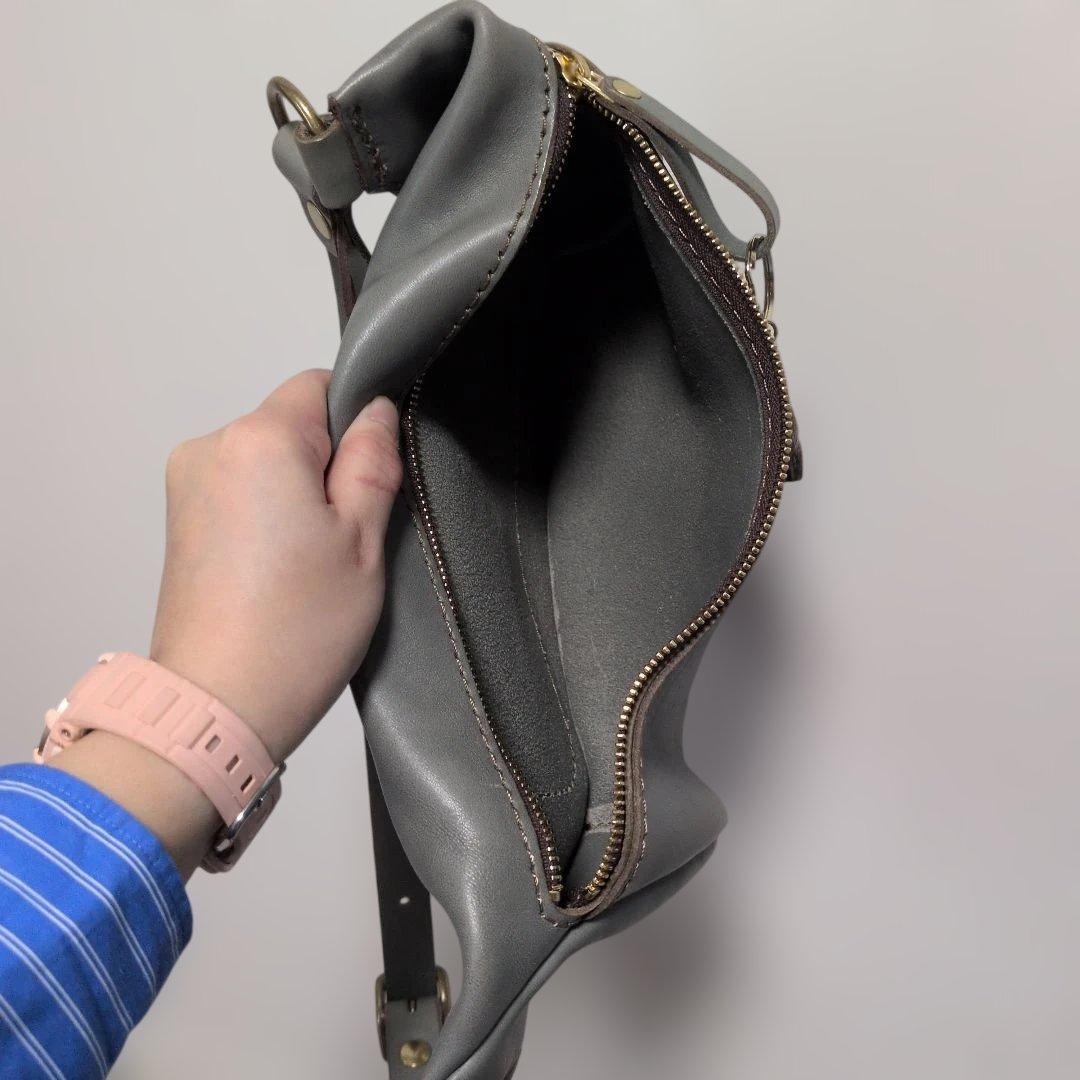 猫*猫様 HERZ　ヘルツ　アイビーグレー　限定　マチ・ボディバッグ(NSB-1