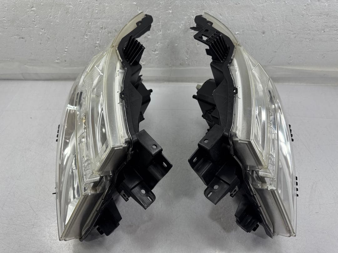 日産 エルグランド E52前期 左右セット ヘッドライト 100-23009