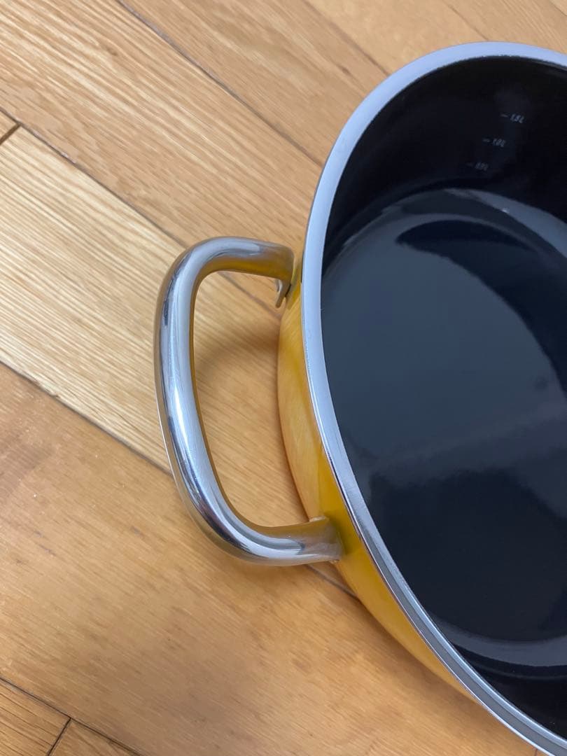 シリット　両手鍋 イエローオレンジ　シラルガン