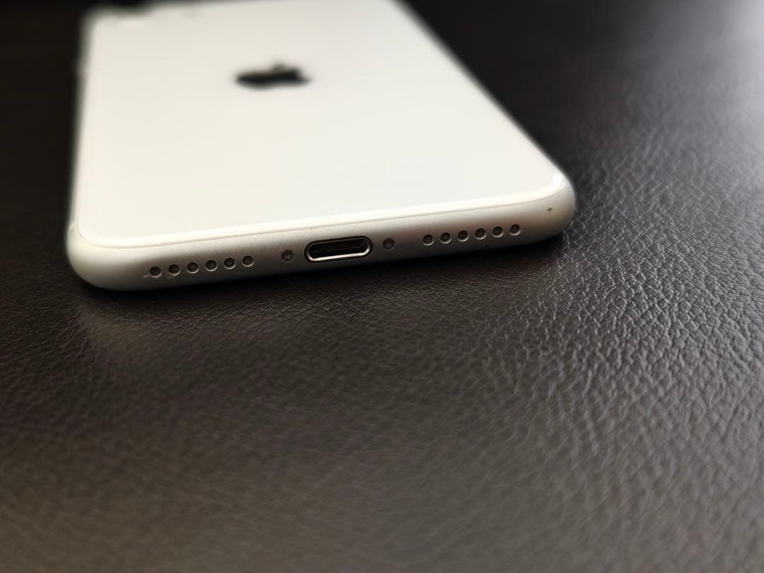 Apple iPhone SE (第2世代) ホワイト 64gb