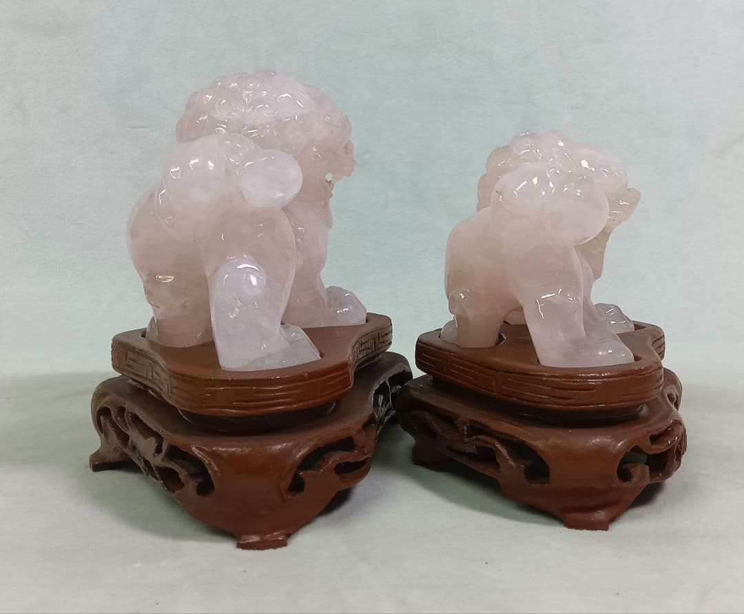 ローズクォーツ 獅子像 2体セット　置物　台座付き　バラ石英　紅石英　縁起物