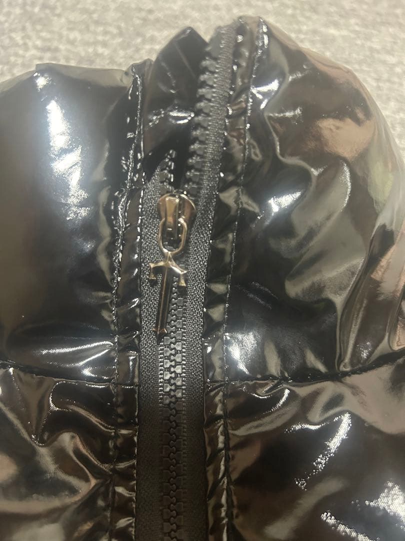 【超人気】TRAPSTAR 黒 パファージャケット フード付き