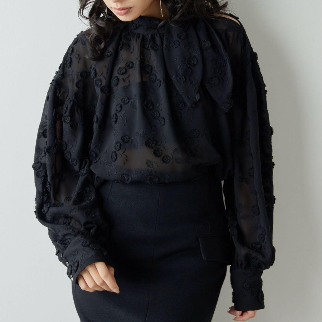 ウィムガゼット 刺繍ボウブラウス　フラワー刺繍　ボウタイ　長袖ブラウス　25年