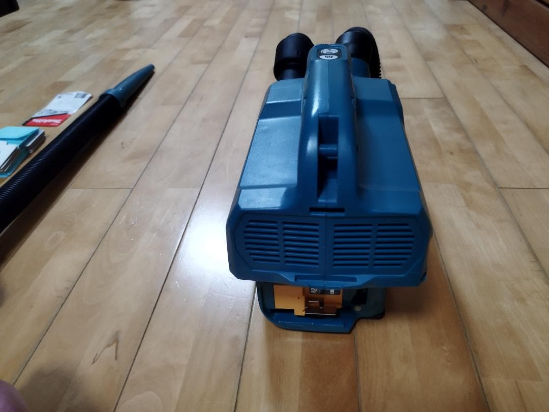 マキタ Makita 充電式クリーナ 18V CL184DZ コードレスクリーナ